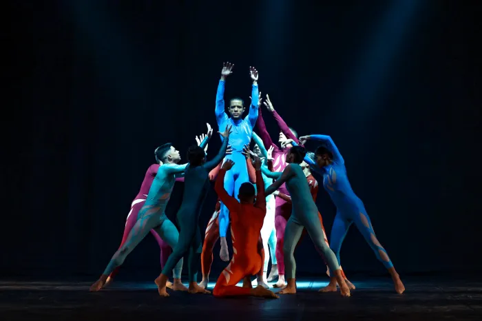 Público lota o Teatro Paulo Pontes em noite de apresentação da Companhia de Dança de João Pessoa