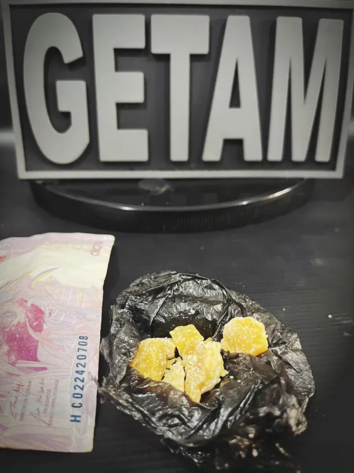 Polícia Militar em Três Lagoas apreende casal por tráfico de drogas