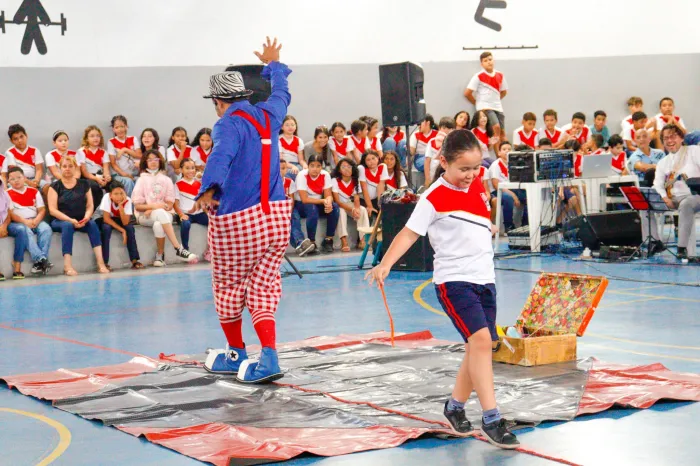 Secretária de Educação de João Pessoa leva música e arte para escolas da rede de ensino
