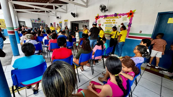 Adelmo Soares e Vinícius Ferro realizam ação social em Caxias com entrega de óculos, próteses, cestas e certificados 