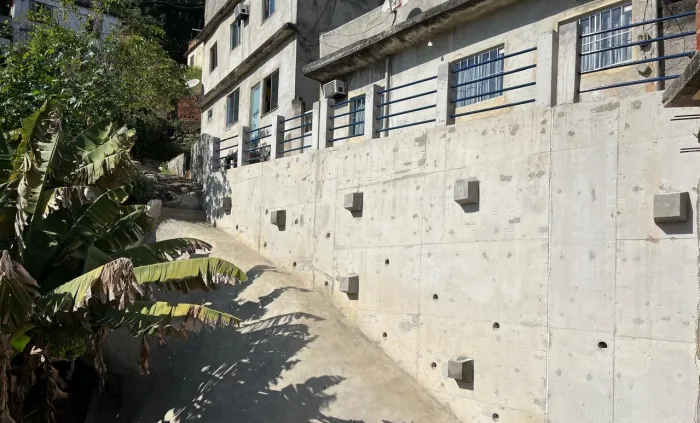 Na Rua Leopoldo, no Morro do Andaraí, a Geo-Rio estabilizou toda a encosta - Divulgação