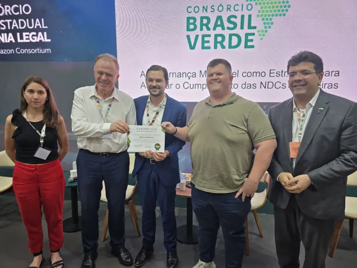 Governo entrega primeiro Selo Descarboniza-ES e formaliza acordo com Aliança Verde Argentina