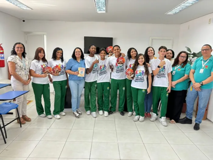 Estudantes visitam Centro de Referência Raimundo Pereira e conhecem ações voltadas à diversidade e inclusão