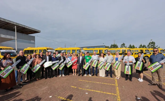 Governo de SC anuncia 100 novos ônibus escolares para transporte de estudantes das redes públicas de ensino