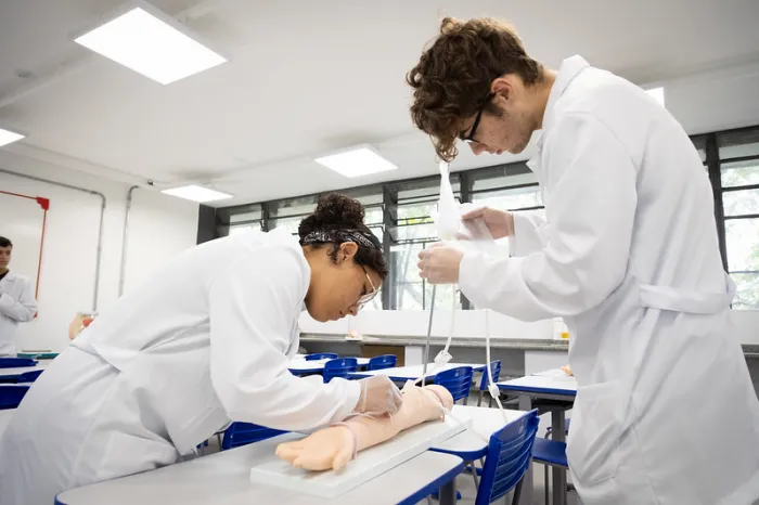 Região de Araçatuba: Governo de SP amplia em 48,2% as matrículas no ensino técnico para 2026