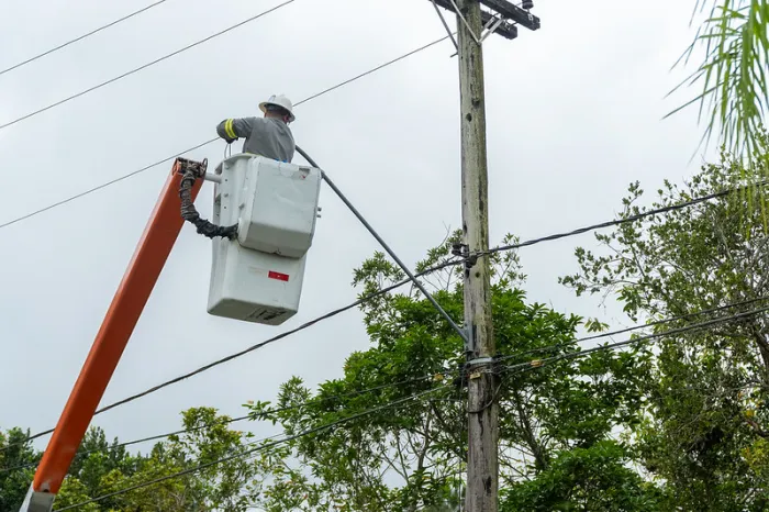 Modernização da iluminação pública transforma bairros da região norte