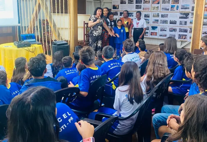 MOSTRA ABORDA MÊS DA CONSCIÊNCIA NEGRA