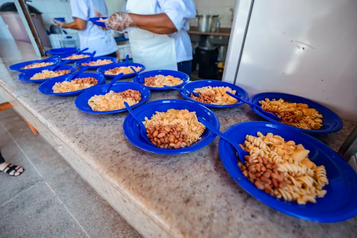 Ao longo de 10 meses, a Prefeitura garantiu 45.600 refeições especiais a alunos com restrições alimentares