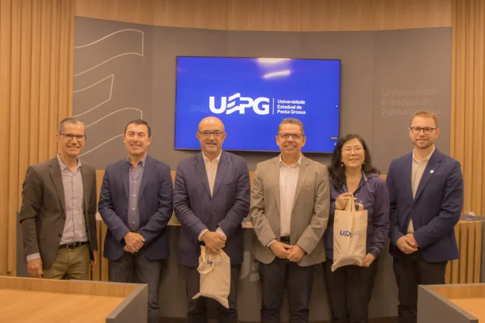 UEPG avança em acordo de dupla diplomação com Instituto Politécnico de Bragança