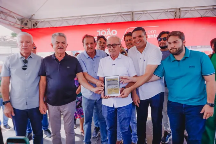 Cícero Lucena autoriza obras em nove ruas do Colinas do Sul e projeta pavimentação total do bairro, que já recebeu R$ 35 mi em infraestrutura