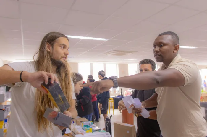 UEPG comercializa mais de 7.000 produtos em bazar para Fundo de Assistência Estudantil