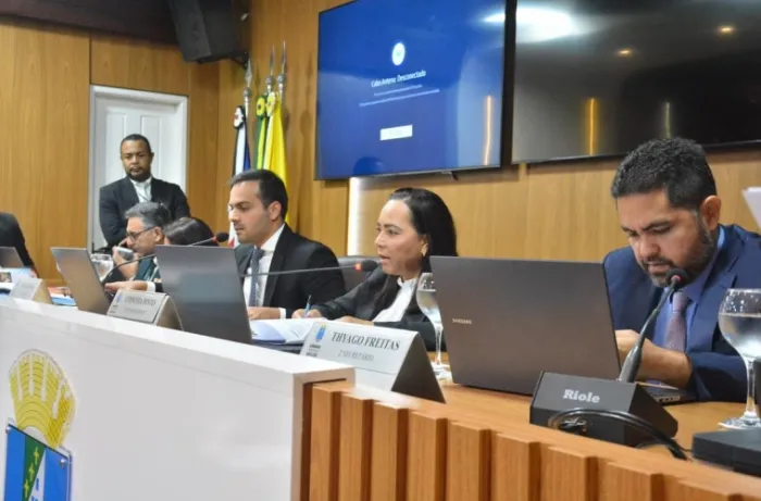 Câmara institui “Farmácia Solidária” e define regras contra assédio no transporte por aplicativo