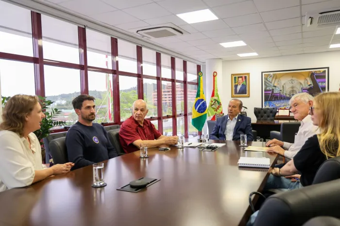 Em reunião com representantes da apicultura catarinense, governador encaminha demandas para valorização da cadeia produtiva do mel
