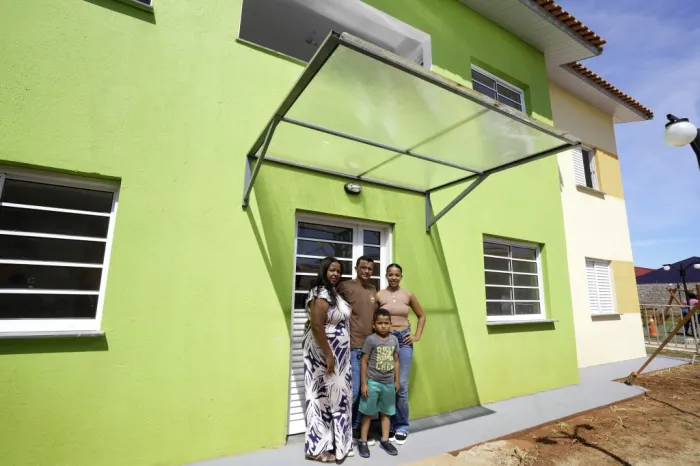 Governo de SP entrega chaves da casa própria a mais de 70 famílias de Presidente Venceslau pelo programa Casa Paulista