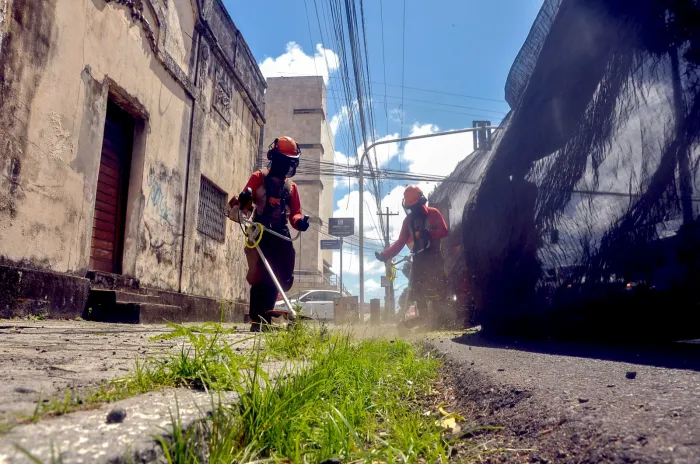 Operação de coleta domiciliar e conservação da Emlur segue com ações em diversos pontos da Capital
