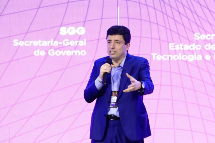 Secretário Adriano da Rocha Lima fala que prêmio é mais um passo para consolidar Goiás como a grande referência nacional em inteligência artificial (Fotos: Secom)