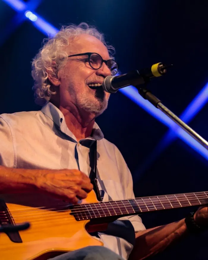 Circuito Sescoop/SP de Cultura traz para Araçatuba show com cantor e compositor Renato Teixeira