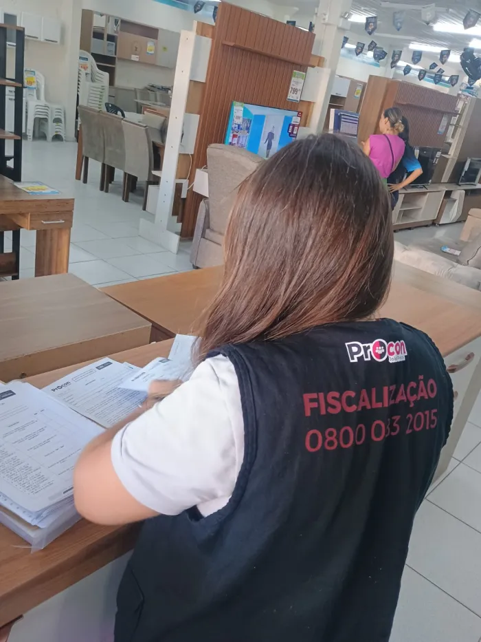 Procon-JP prossegue fiscalização educativa às lojas da Capital e disponibiliza Cartilha da Black Friday no site