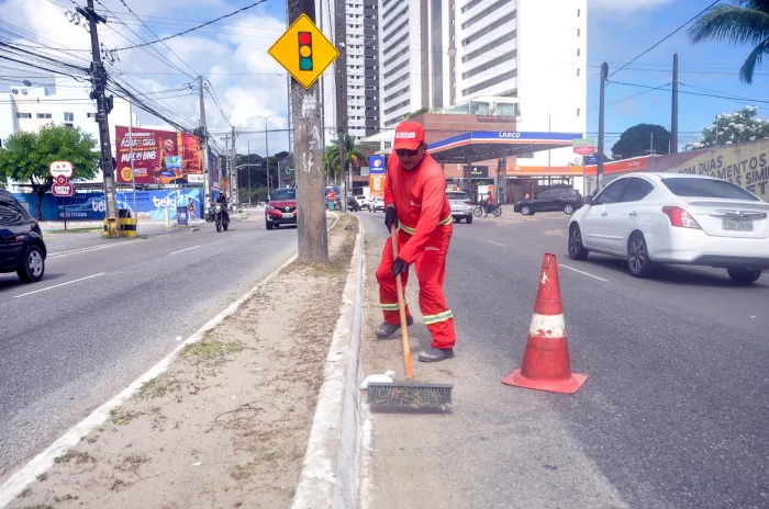Emlur reforça orientação aos romeiros para o descarte correto de resíduos durante a Romaria da Penha