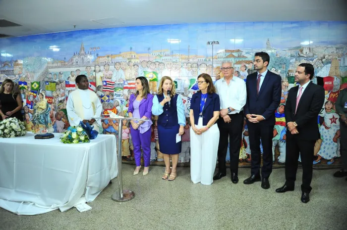 Deputados e servidores participam de acolhida à imagem de Nossa Senhora da Conceição na Assembleia