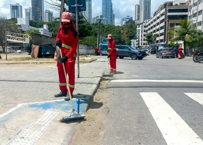 Emlur mantém operação de limpeza e coleta domiciliar regulares por toda cidade