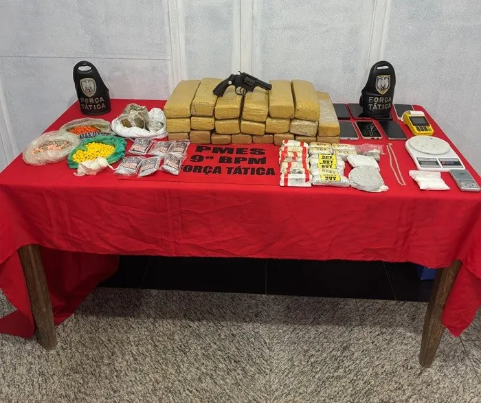 9ºBPM apreende grande quantidade de drogas e arma de fogo em Cachoeiro