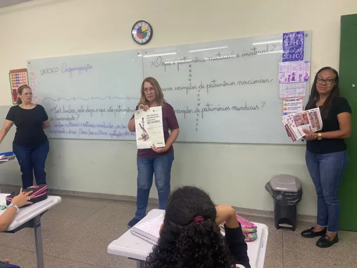 Coordenadoria de Saúde Bucal leva Campanha Novembro Bordô para Escola Estadual Adilson Alves da Silva