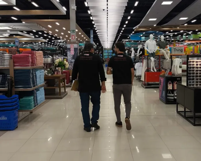 Procon-JP autua 29 estabelecimentos e notifica mais de 50 lojas em balanço final do plantão Black Friday