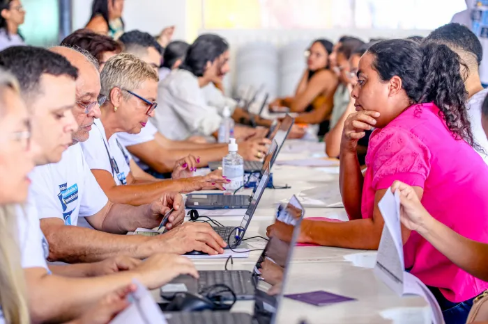 Feirão da Empregabilidade reúne centenas de pessoas para preencher 746 vagas exclusivas para inscritos no CadÚnico