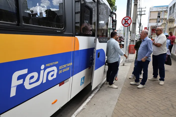 Prefeitura de Feira reforça Transporte Fora de Domicílio com mais um micro-ônibus