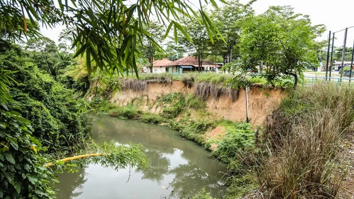 Prefeitura de Rio Branco intensifica monitoramento e planeja obra de contenção em área de erosão no Igarapé São Francisco