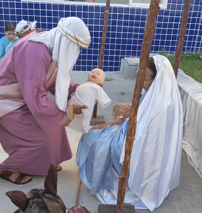 Pacientes e servidores se emocionam ao assistir Auto de Natal no Instituto Cândida Vargas