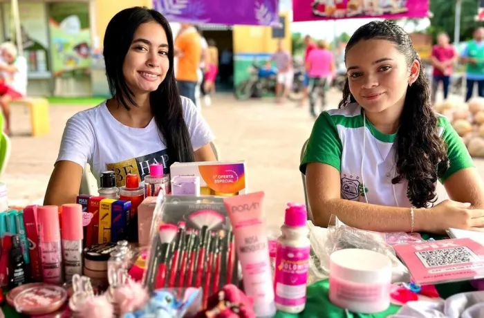 Feira de Conhecimento destaca projetos desenvolvidos por estudantes das escolas estaduais