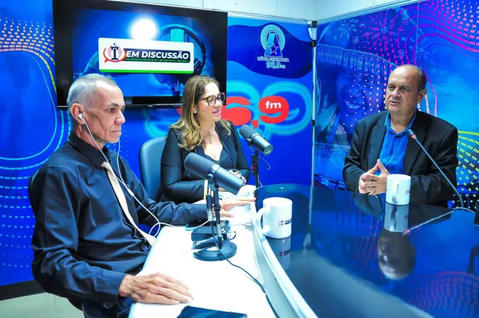 ‘Em Discussão’ aborda atividades de extensão universitária, educação à distância e outros programas da Uema