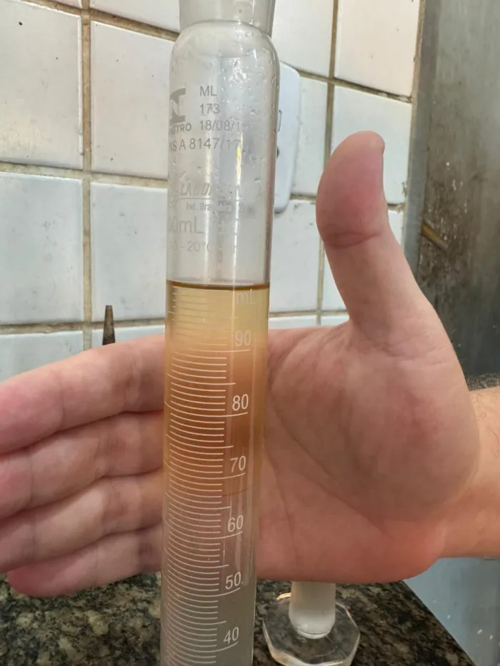 Procon-JP apreende gasolina adulterada em dois caminhões que abasteciam posto no Bairro das Indústrias 