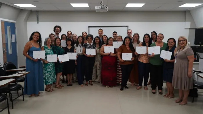 Fundo Social de Solidariedade de Araçatuba e Senac entregam certificados para 28 alunos dos cursos de Educador Social e Cuidador de Idosos