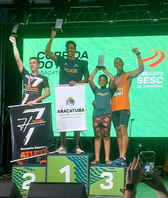 Atletas de Araçatuba conquistam pódio na 30ª Edição Noturna da Corrida do Fogo 2025