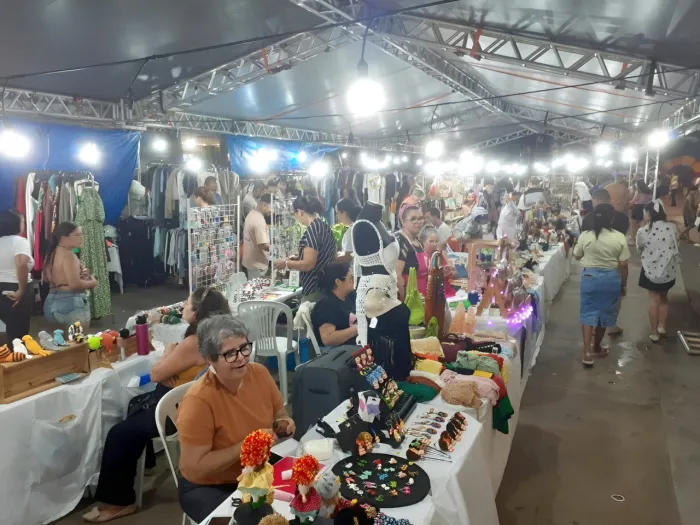 Sedurb realiza edição natalina da Feira Móvel no Busto de Tamandaré