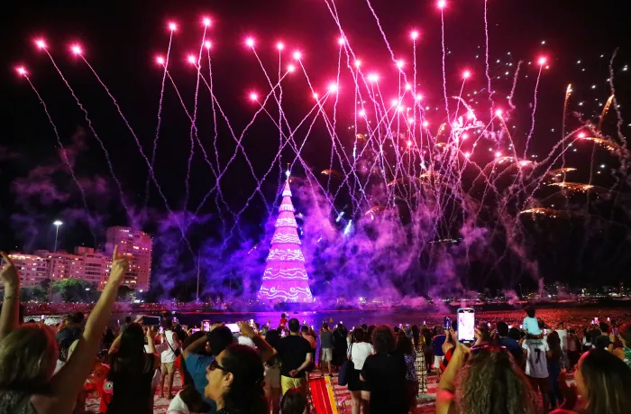 A Árvore e Natal da Enseada de Botafogo foi inaugurada no dia 30 de novembro - Fabio Motta/Prefeitura do Rio