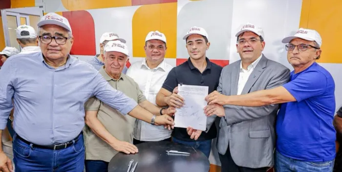 Na Expoapi, governador assina novos contratos do Agroamigo e programa já soma R$ 860 milhões aplicados no Piauí