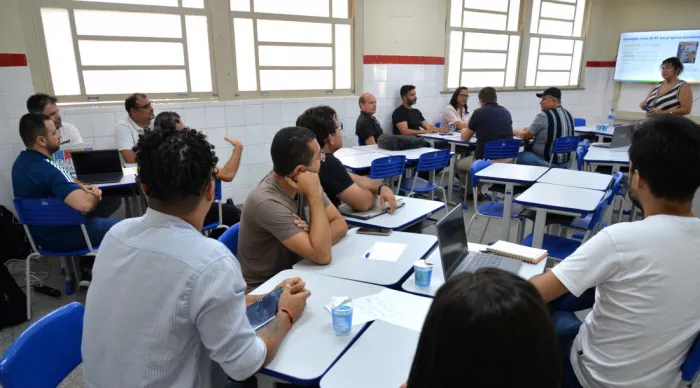 Formação de docentes em IA fortalece implementação da BNCC Computação na Rede Pública Estadual