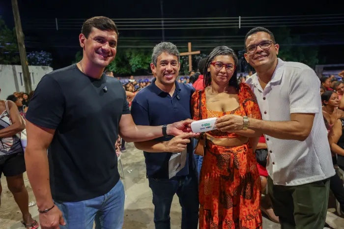 Deputado Osmar Filho realiza nova entrega de óculos do programa Cuidar dos Olhos em São José de Ribamar