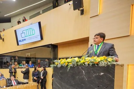 Rafael Fonteles participa da entrega da Medalha do Mérito Legislativo nesta quinta (11)