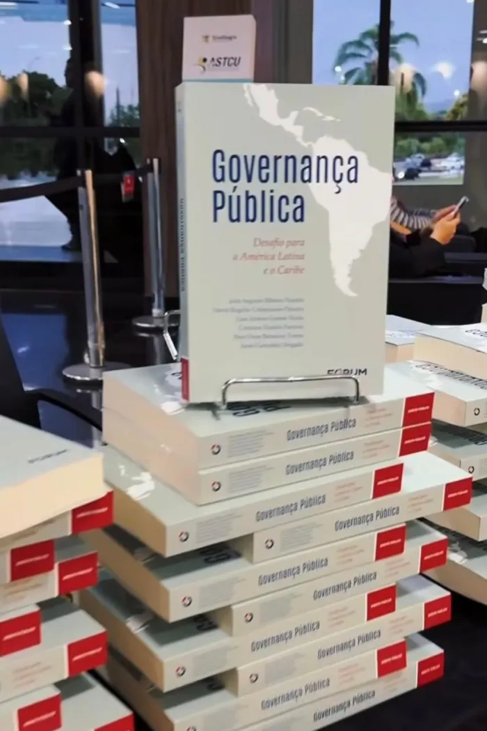 Prefeitura é convidada para encontro internacional de governança e SEIG ganha destaque em livro lançado no evento