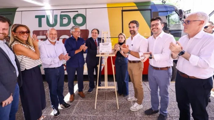Em Uruguaiana, Eduardo Leite entrega Tudo Fácil móvel e anuncia mais uma unidade fixa do serviço na cidade