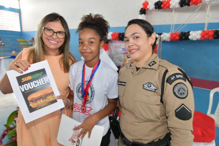 Mais de 270 estudantes de Alagoinhas recebem certificados do Proerd