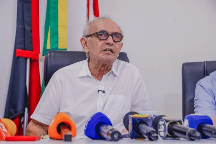 Cícero Lucena anuncia antecipação de segunda parcela do 13° salário e dinheiro já está na conta