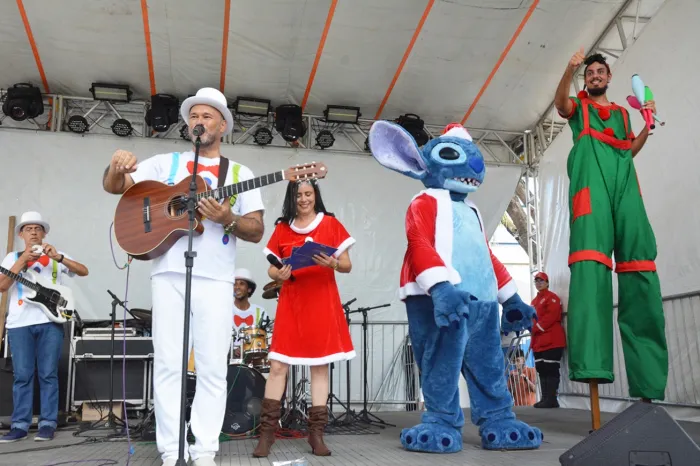 Natal Encantado inicia programação infantil no estacionamento da Prefeitura