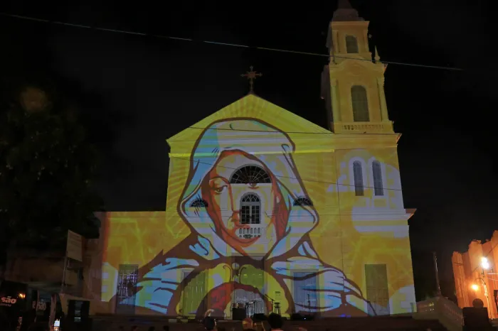 ‘Natal no Centro Histórico’ encanta público com música e projeções mapeadas em igrejas