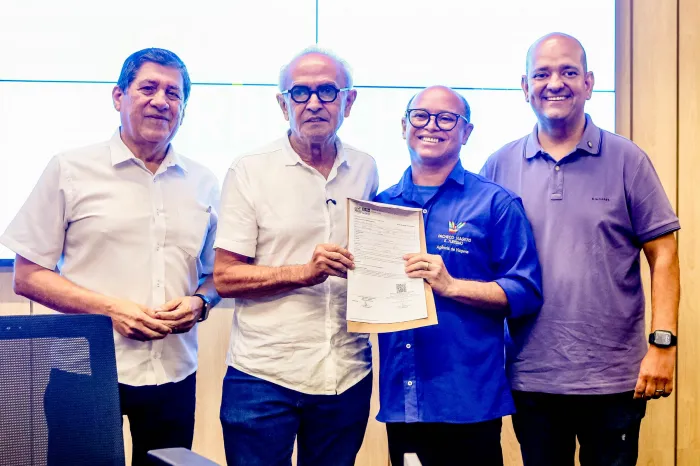 Cícero Lucena celebra mais de R$ 20 milhões investidos do ‘Eu Posso’, entrega certificados e lança plataforma para gerenciar vagas de emprego